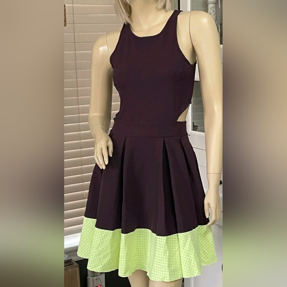 LULULEMON Women AWAY DRESS Purple Neon Yellow Perforated Skater Fit Flare Size 6 - Picture 1 of 10